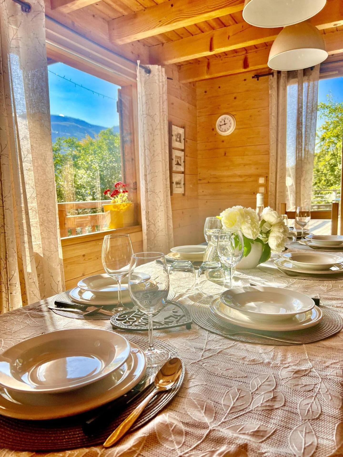 Charming Family Chalet For 8 People, With Private Hot Tub Les Clefs Экстерьер фото