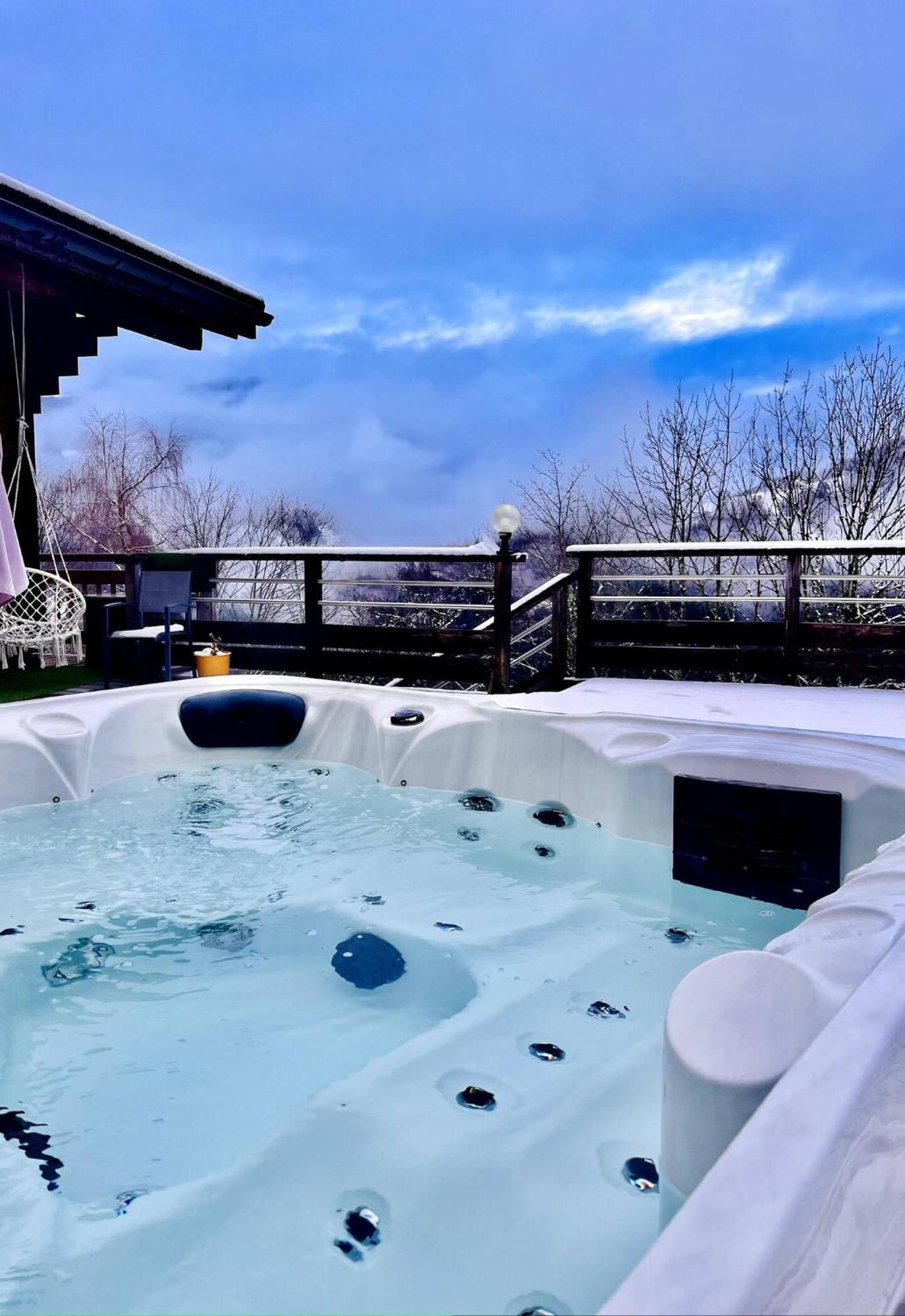 Charming Family Chalet For 8 People, With Private Hot Tub Les Clefs Экстерьер фото